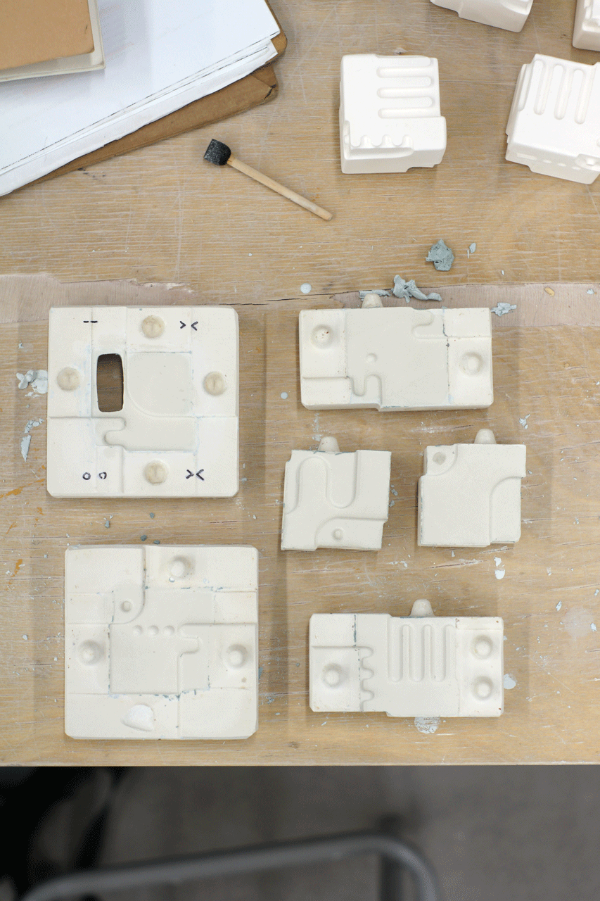 Bild zeigt 6-teilige Gipsform