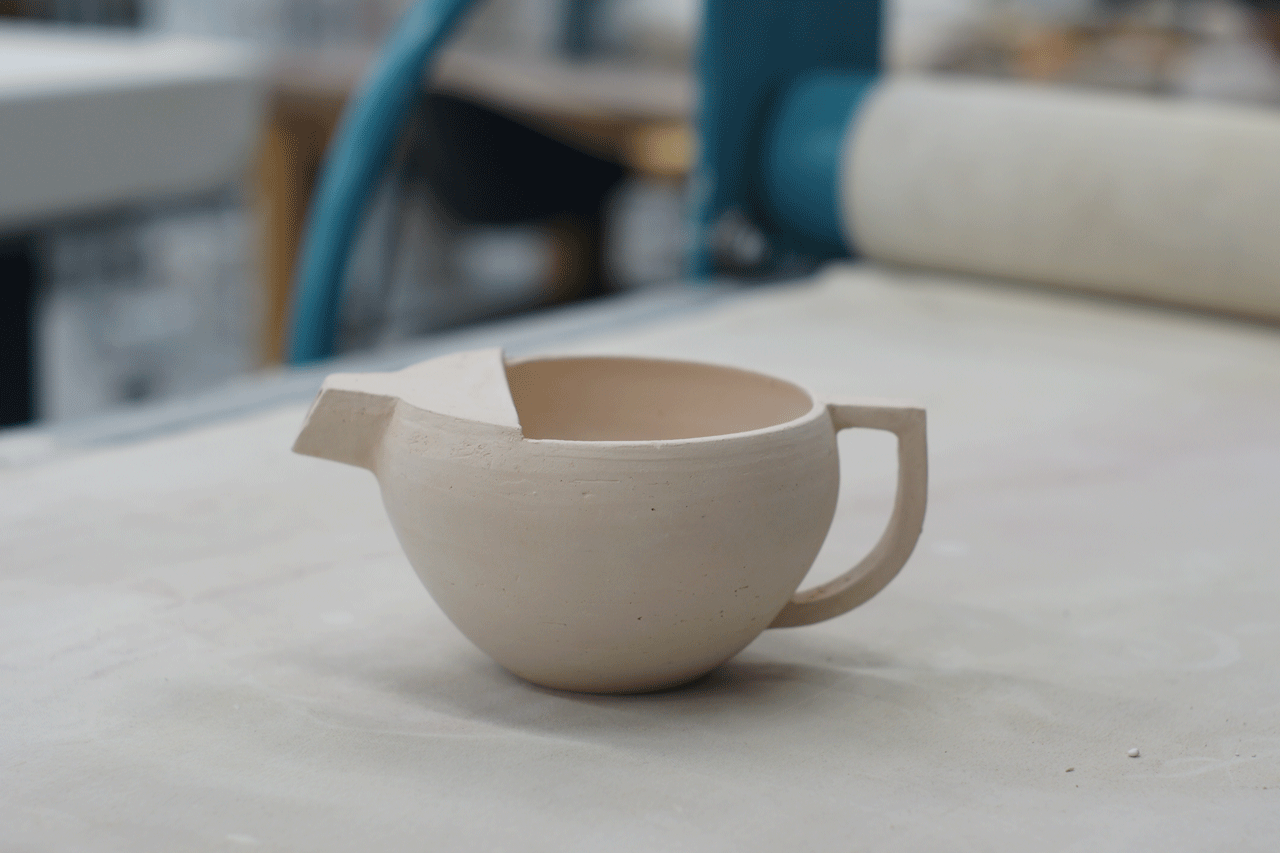 kleine Teekanne, unglasiert