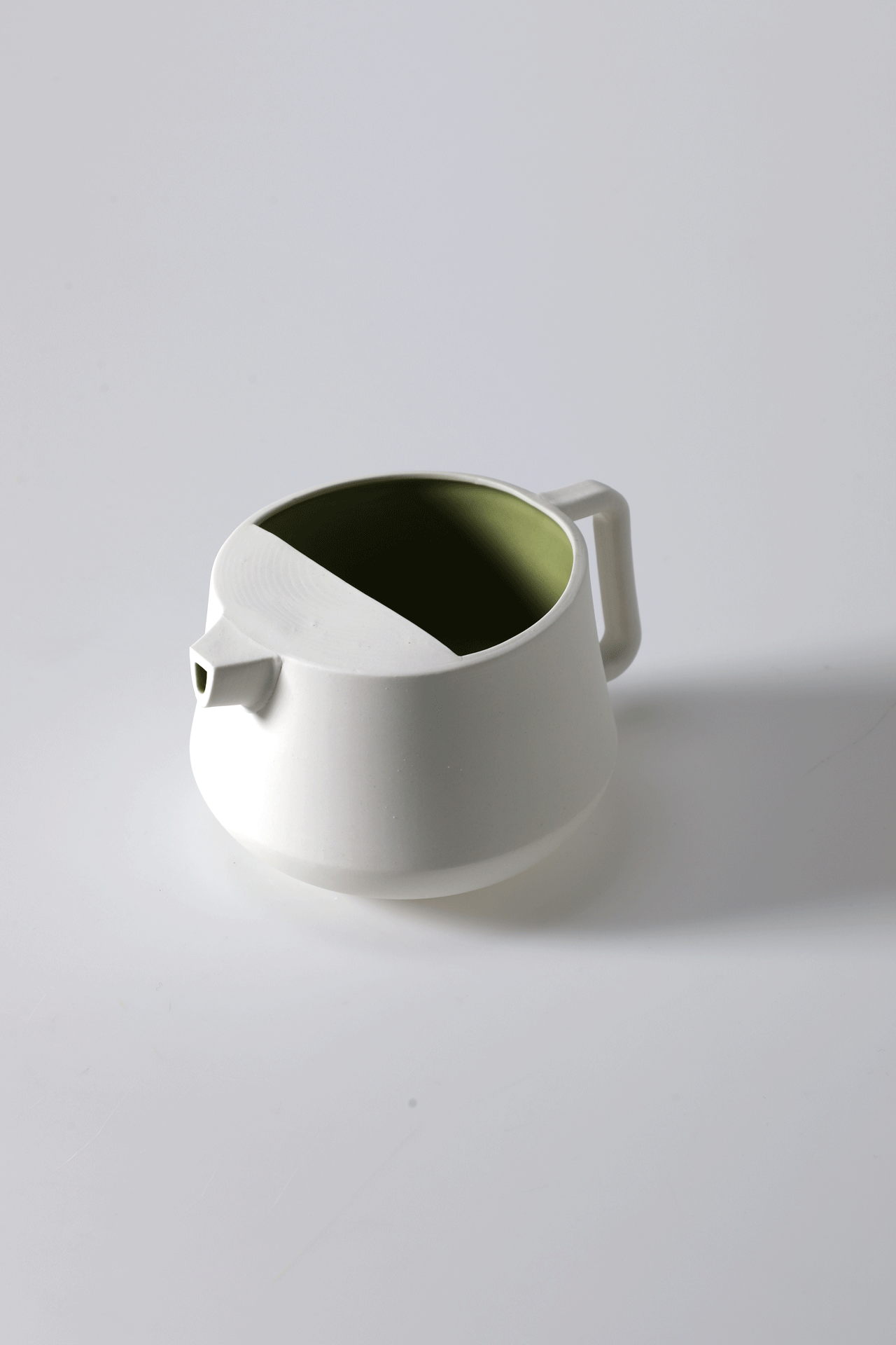 Teekanne, grün glasiert